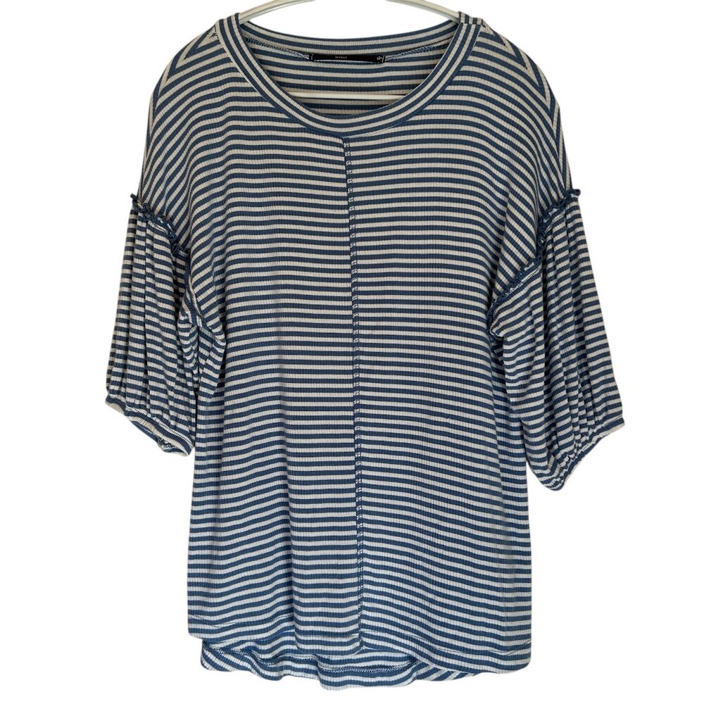 hazel brand blue/white striped short-sleeve top w/ ruffle detail sz M